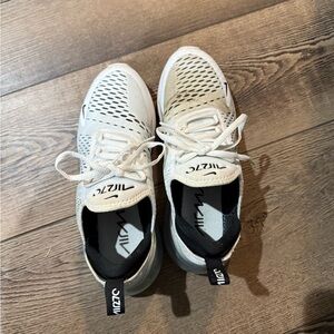 Nike 270 - size 8